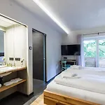 Bergwirt & Hotel *
