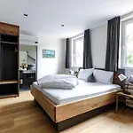 Hotel Bergwirt & *