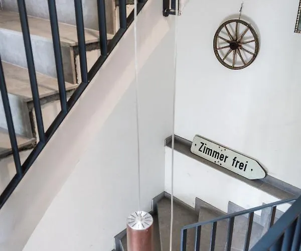 Hotel Bergwirt & *