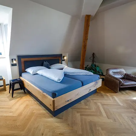 Hotel Bergwirt & *