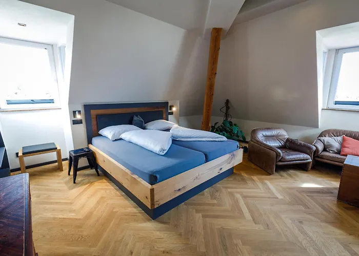 Hotel Bergwirt & *